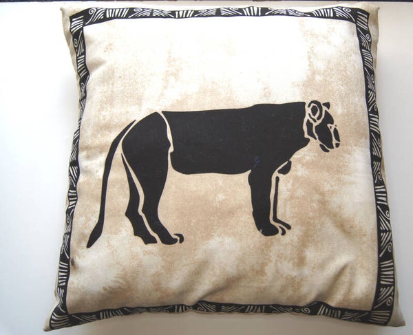 Coussin décoratif comprenant à la fois la housse et son coussin de garnissage