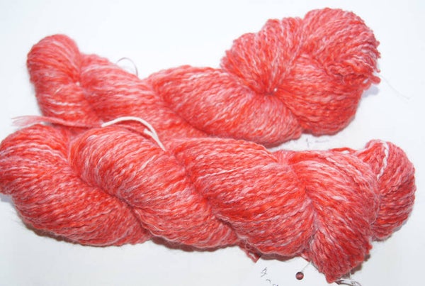 Lot de 2 Écheveaux Mérinos & Soie – Rouge Nuancé (600m au total)
