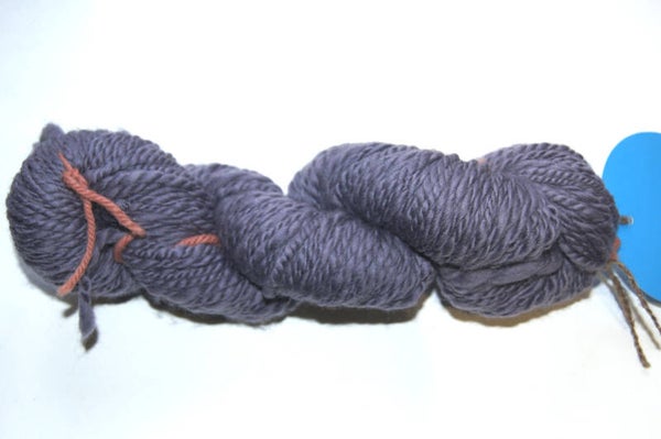 Echeveau de laine mérinos mauve 100 grammes / 90 m