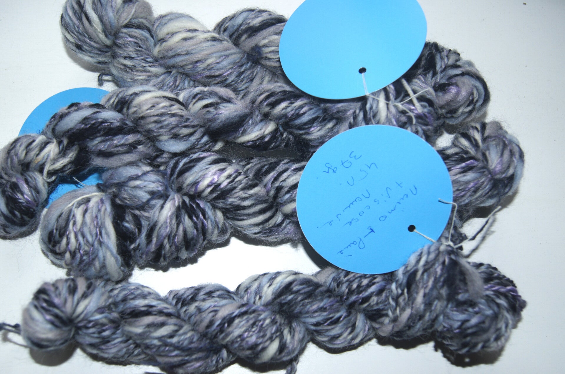 Lot de 4 écheveaux fantaisie mérinos  laine et viscose bleu gris