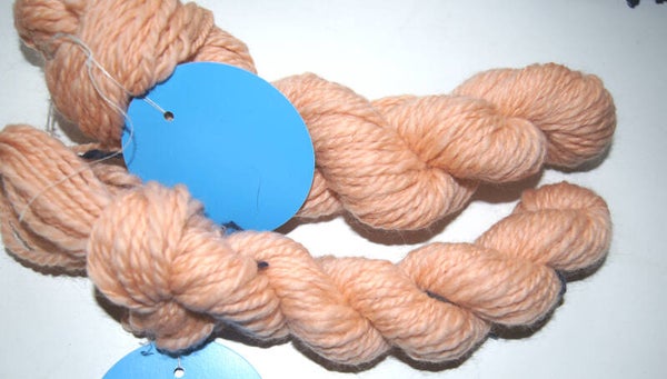 Lot d'écheveaux 100% Mérinos – Couleur Pêche 120m/100 g