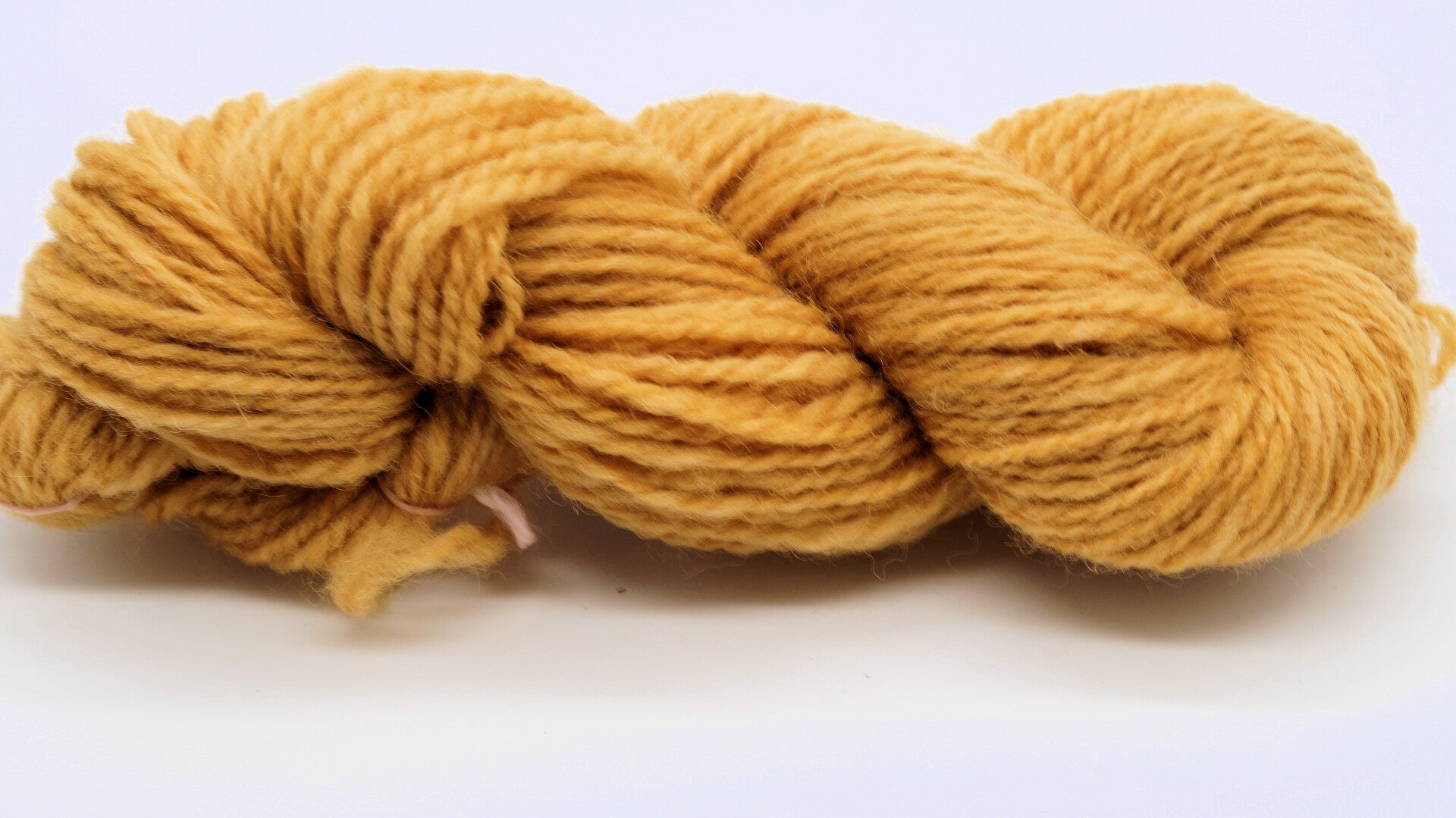 Echeveau en laine de mouton Eider nuances de beige orangé