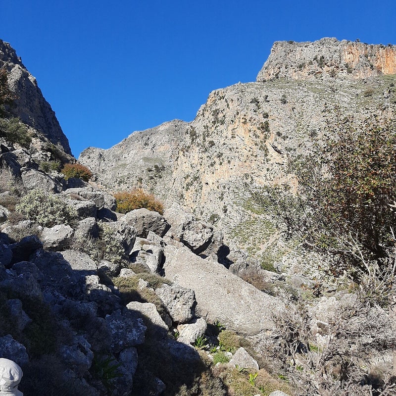 Kallikratis-Gorge-hiking-Crete1-7.jpg