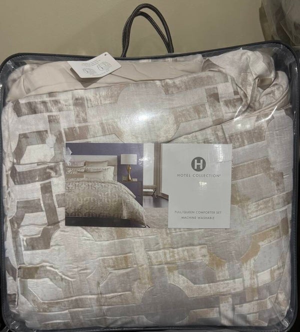 Hotel Collection Full/Queen Comforter Set Machine Washable