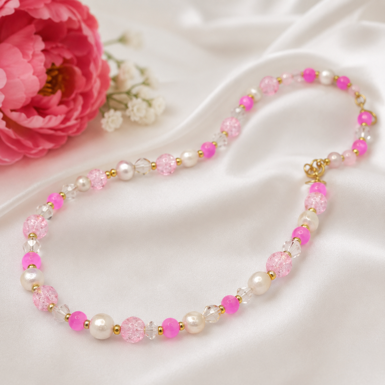 Collier rose cristal et perles dorées