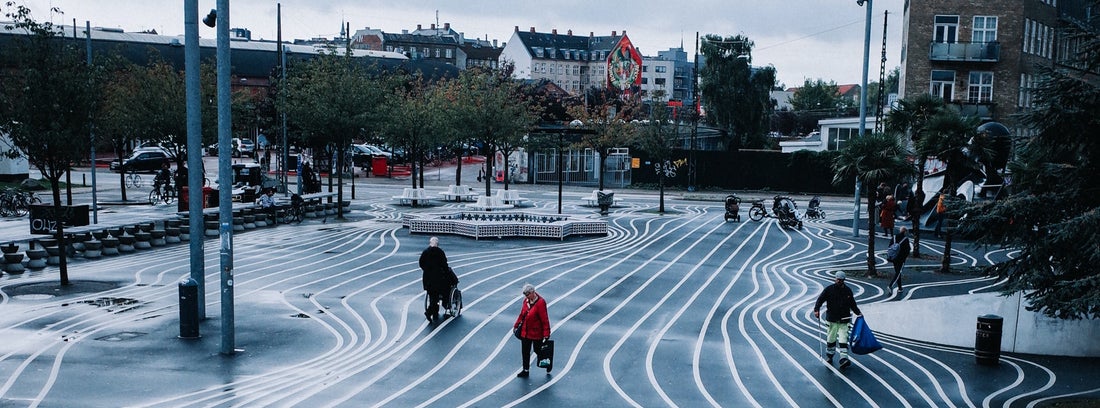 Reizen-met-de-trein-door-denemarken-treinreis-treinvakantie-Kopenhagen-superkilen-park