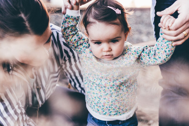 ### Narzisstische Mütter und ihre manipulativen Spielchen: Wie sie ihre Kinder als Waffen im Rachefeldzug gegen den Vater einsetzen und warum die Justiz oft versagt Narzissmus ist eine Persönlichkeitsstörung, die durch ein übertriebenes Bedürfnis nach Be