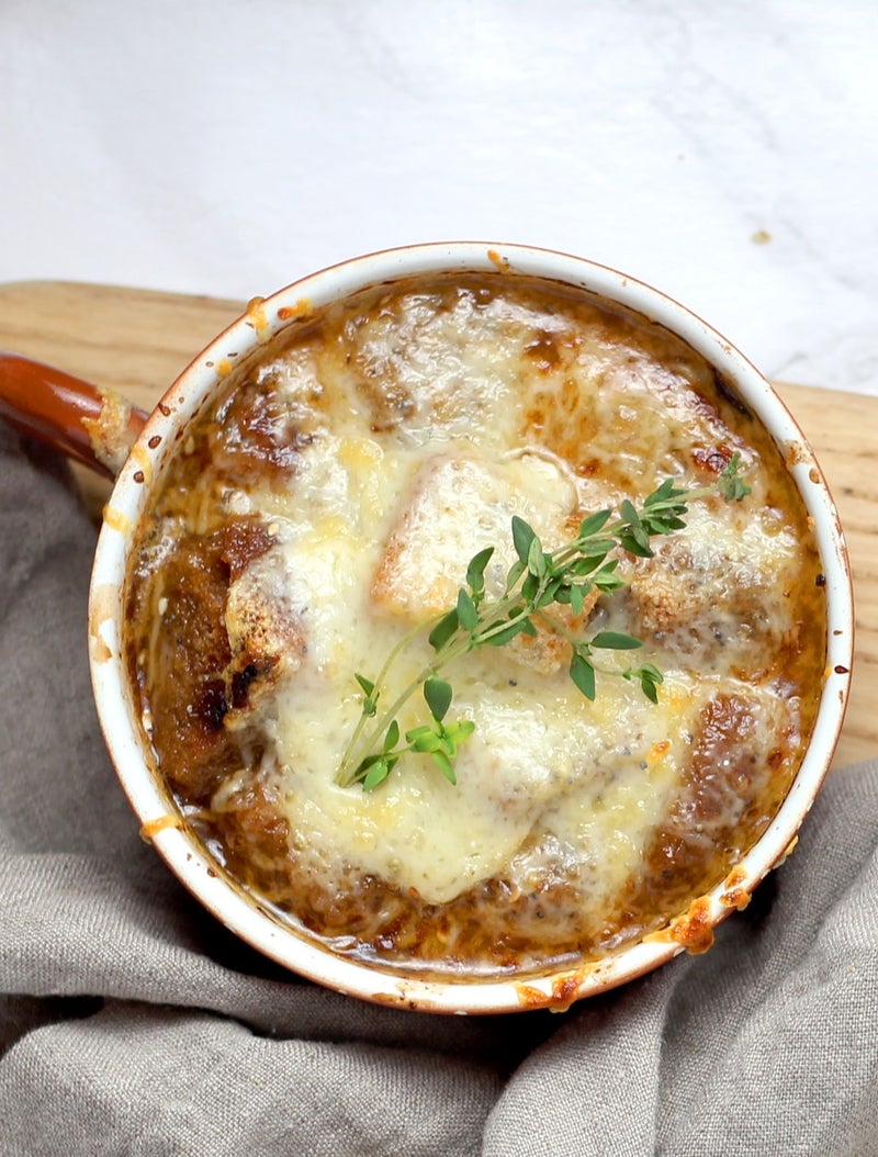 Soupe à l'oignon gratinée