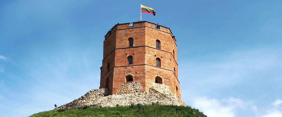 Treinreis-treinvakantie-baltische-staten-rail-baltica-Litouwen-Vilnius-Gediminas-Toren