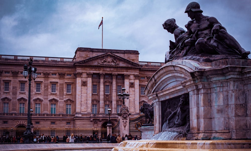 treinreizen-europa-treinvakantie-stedentrip-met-de-trein-naar-londen-in-4-uur-buckingham-palace