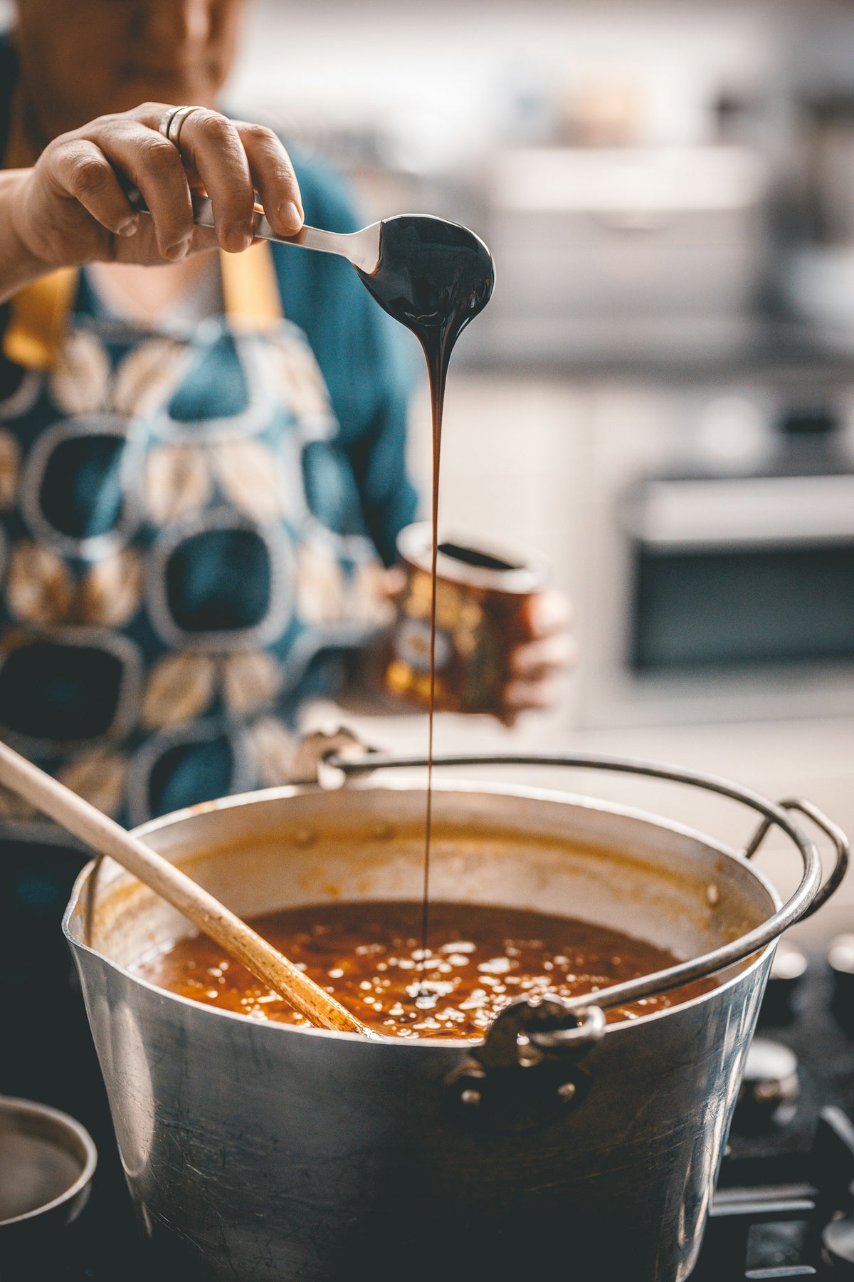 Health Benefits of Black Treacle You Did Not Know About | The Clear Sky