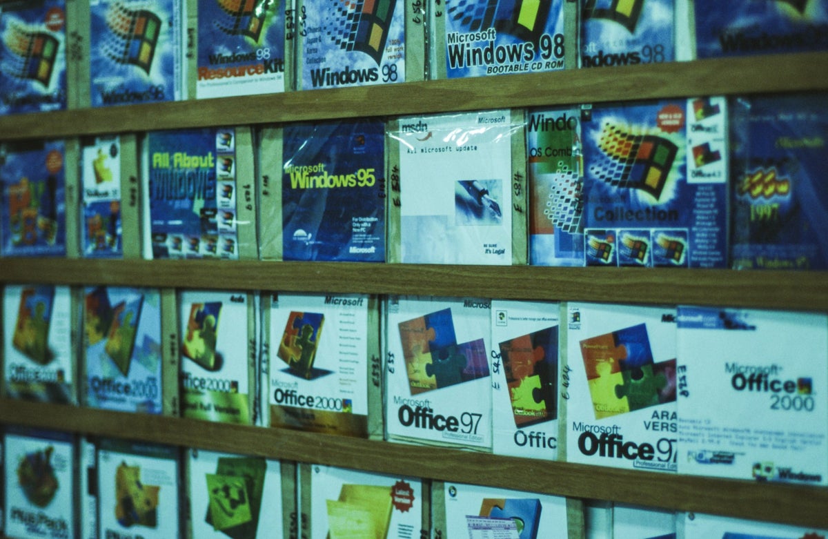 Windows Rom Set Fixing the CD-ROM Vanishing Act on Windows 9x: A Guide for Vintage PC ...