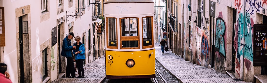 Funicular zonnig Zuid-Europa stijl omhoog