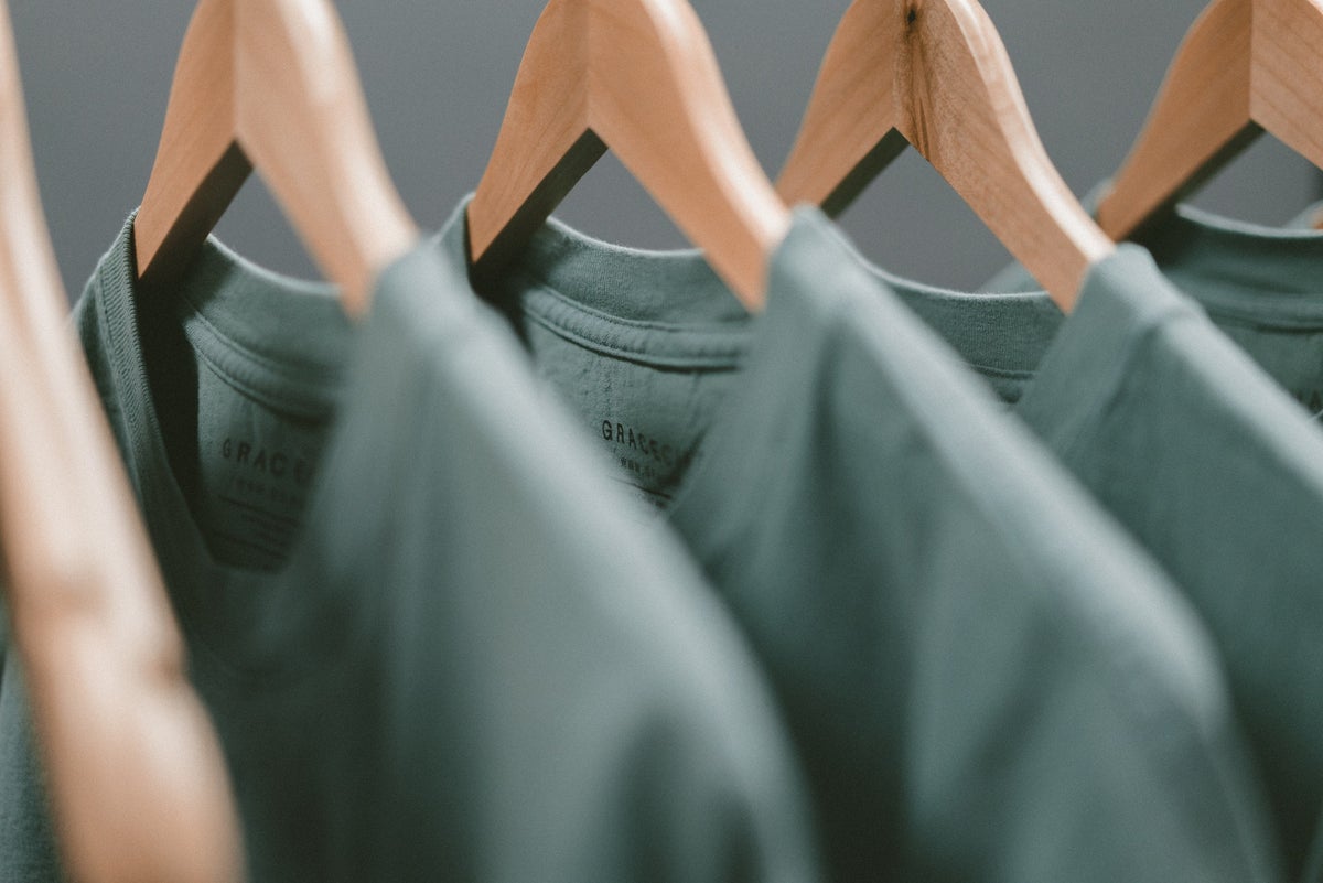 Hoe Krijg Je Weer Uit Kleding