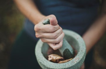 Heksen kruiden edelstenen reiki wierook spiritualiteit spiritueel kaartlegging helderziende medium energetisch therapeut