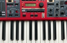 PICTURE OF A SYNTHESIZER